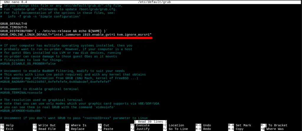 Edycja pliku konfiguracyjnego GRUB w edytorze nano. Linia GRUB_CMDLINE_LINUX_DEFAULT jest podświetlona i zawiera parametry "intel_iommu=on i915.enable_gvt=1 kvm.ignore_msrs=1" niezbędne do włączenia GVT-g.